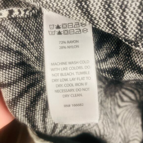 House of Harlow 1960 Sleeveless Black‎ & White Geometric Sweater Dress Medium - Picture 5 of 6